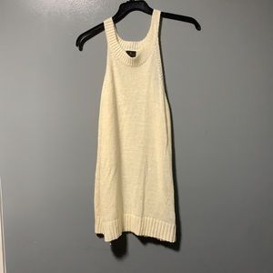 Worthington sz XL cream in color.